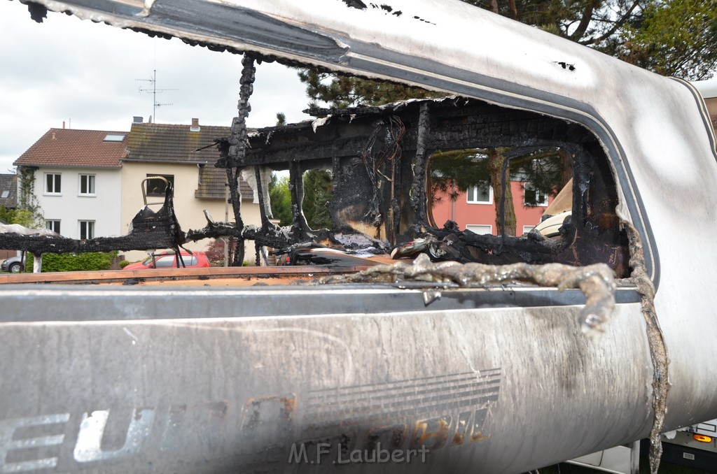 Wohnmobil ausgebrannt Koeln Porz Linder Mauspfad P033.JPG - Miklos Laubert